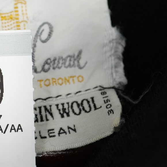 Bernard Cowan Vintage wool black buttoned cape - Picture 7 of 10